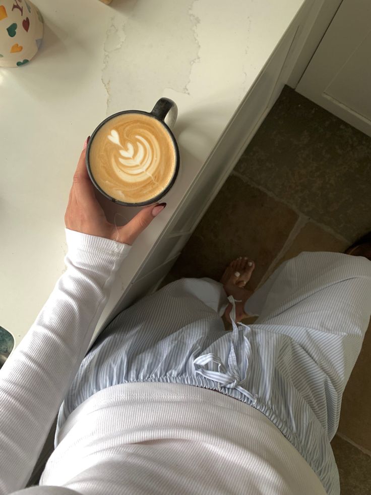 Cozy Pjs Aesthetic, Aesthetics Kitchen, Cozy Aesthetics, Cozy Pjs, Coffee In Bed, Life Vibes, Home Cozy, Cozy Mornings, Cozy Coffee