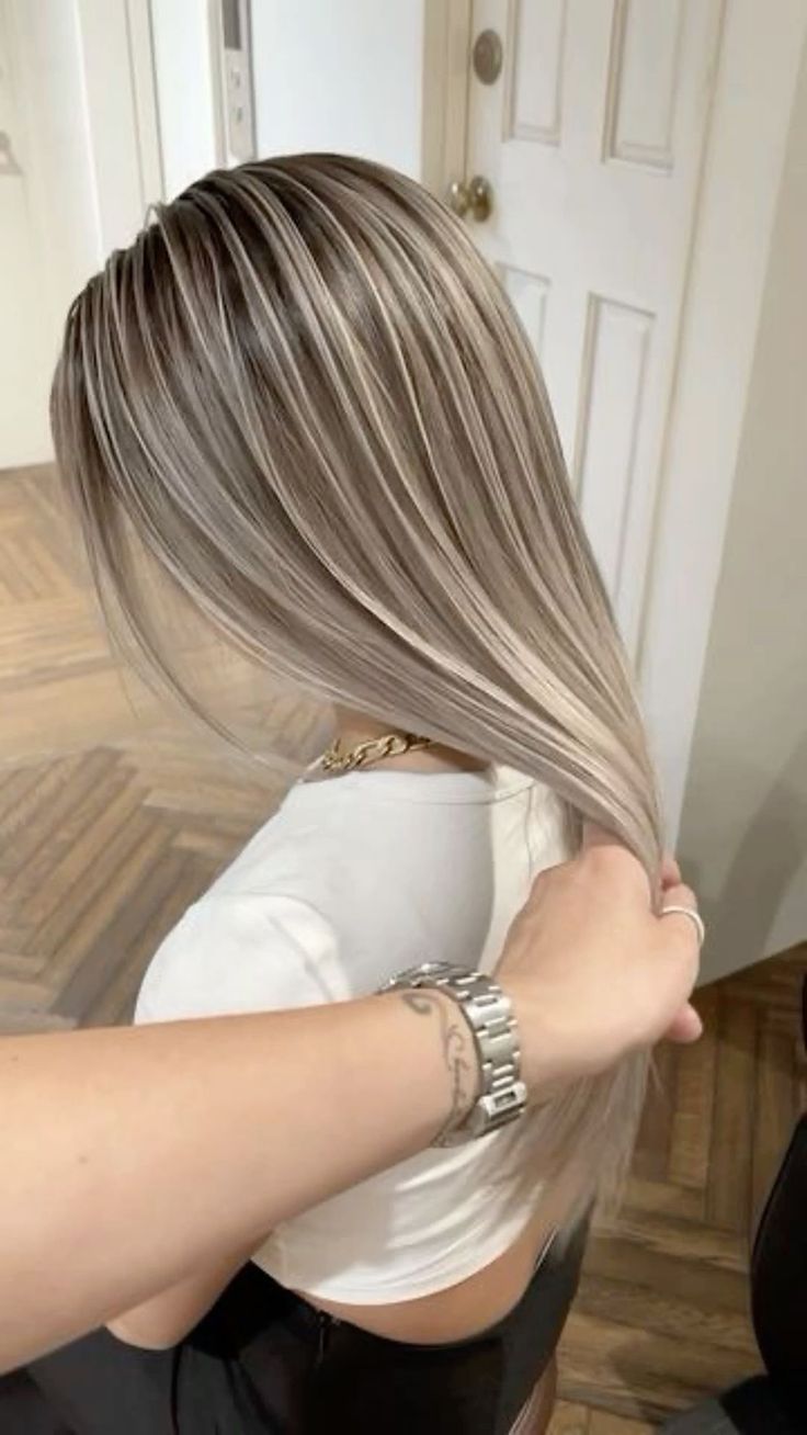 Balyage Long Hair, Ash Blonde Hair Balayage, Perfect Blonde Hair, Brunette Hair With Highlights, Hair Gray, Hair Streaks, Brown Hair With Blonde Highlights, Hairstyles For Layered Hair, Brown Hair Balayage