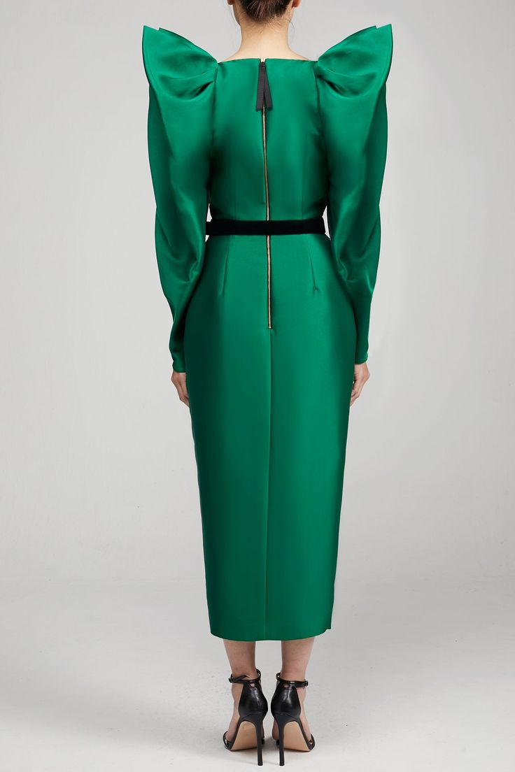 Description Dark Green Column, Midi dress Puffed, Long Sleeves Open neckline Taffeta Belt included Dry Clean Evening Dress Made in Malaysia BELLA