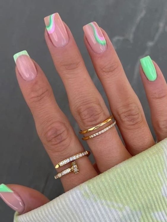 Unghie Sfumate, St Patricks Day Nails, Summer Gel Nails, Green Nail Designs, Nagel Tips, Short Coffin Nails, Short Square Nails, Summery Nails, Her Nails