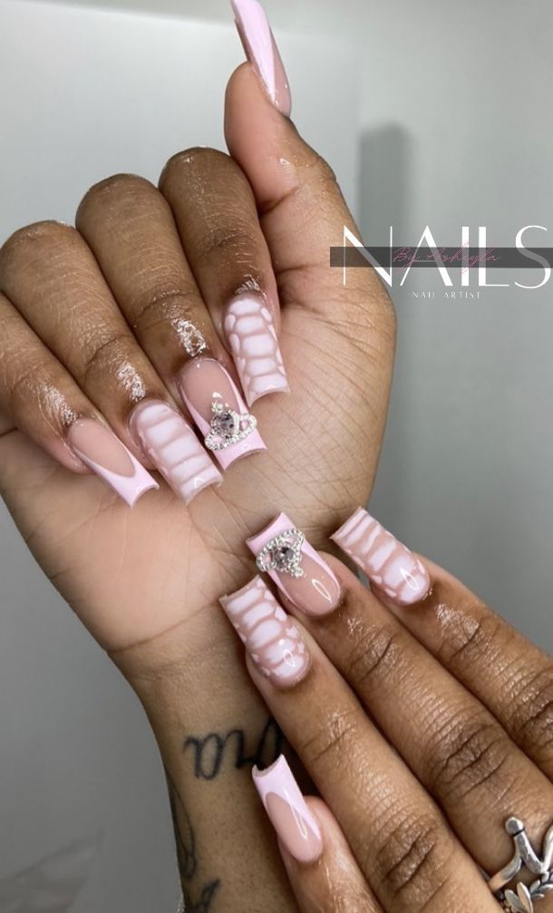 Lipstick Shape Nails, Baddie Nails Short, Quinceanera Nails, Shape Nails, Hard Nails, Baddie Nails, Gel Nails Diy, Colored Acrylic Nails, Girly Acrylic Nails