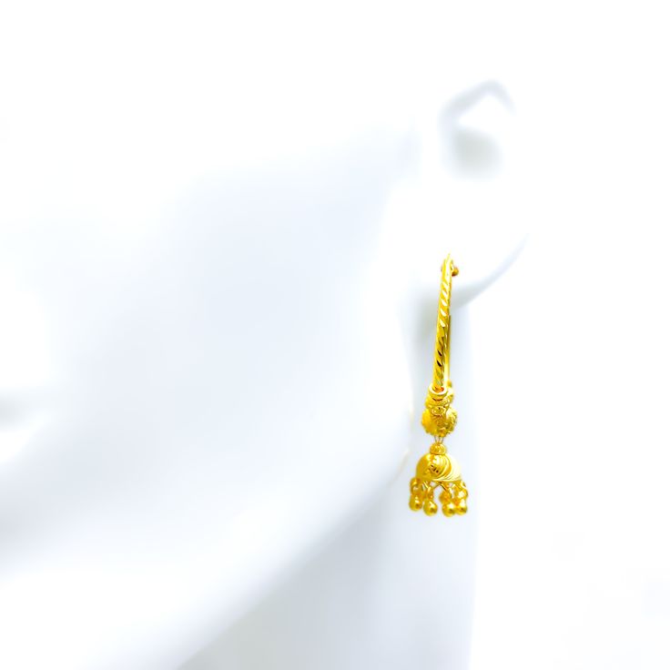 These exquisite 22k gold Bali earrings, weighing 9.8 grams, feature a lovely chandelier design that exudes elegance and sophistication. The yellow gold finish enhances their radiant appeal, making them a perfect accessory for any occasion. With a diameter of 1.25 inches and a length of 1.9 inches, these Bali/hoop earrings offer a stylish and comfortable fit. Ideal for those who appreciate high-quality craftsmanship and timeless beauty, these chandelier earrings are a cherished addition to any je Festive 22k Yellow Gold Chandelier Earrings, Gold Chandbali Danglers In 22k, Traditional 22k Gold Dangle Chandelier Earrings, Traditional Yellow Gold Chandelier Earrings In 22k Gold, Gold Chandelier Earrings For Wedding, 22k, 22k Gold Chandelier Earrings For Festive Occasions, Gold 22k Chandelier Earrings For Festive Occasions, Gold 22k Chandelier Earrings For Wedding, Traditional 22k Yellow Gold Chandelier Earrings