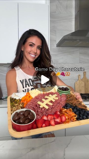 Ainsley Rodriguez on Instagram: "#gameday charcuterie! This was actually my first ever charcuterie board and I think it came out SO CUTE! It was very easy to put together as well and the travel case for it is GENIUS!
.
#footballsunday #footballcharcuterie" Travel Charcuterie Board, Travel Charcuterie, Ainsley Rodriguez, Football Sunday, September 22, Charcuterie Board, Travel Case, Things To Think About, So Cute