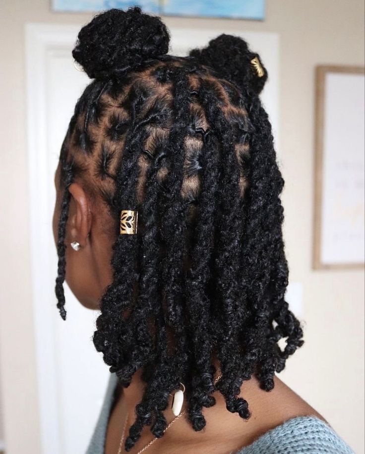 Short Dread Styles, Dreads Short Hair, Short Dreadlocks Styles, Dreads Styles For Women, Short Locs Hairstyles, Dreadlock Style, Dreadlock Styles, Dreads Styles, Hair Twist Styles