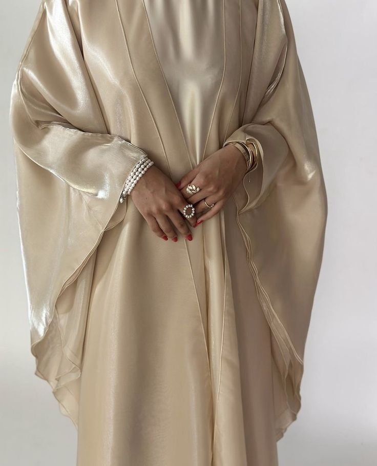 gold beige abaya, silk, long sleeves, covered Khaleeji Hijab, Saudi Abaya, Butterfly Abaya, Beige Kimono, Islamic Modest Fashion, Arabian Dress, Silver Outfits, Abaya Kimono, Modest Dresses Fashion