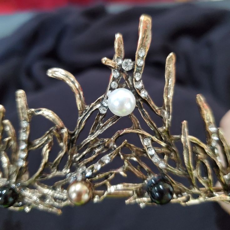 Absolutely Beautiful Crown Nwt Mermaid Bride Prom Birthday Wow Wedding Homecoming Quinceanera Ball Dance Party State Events Royal Events Bridgerton Hair Shells, Mermaid Bride, Wow Wedding, Ball Dance, Star Fire, Fire Blue, Beaded Hair Clips, Green Headband, Gold Mermaid