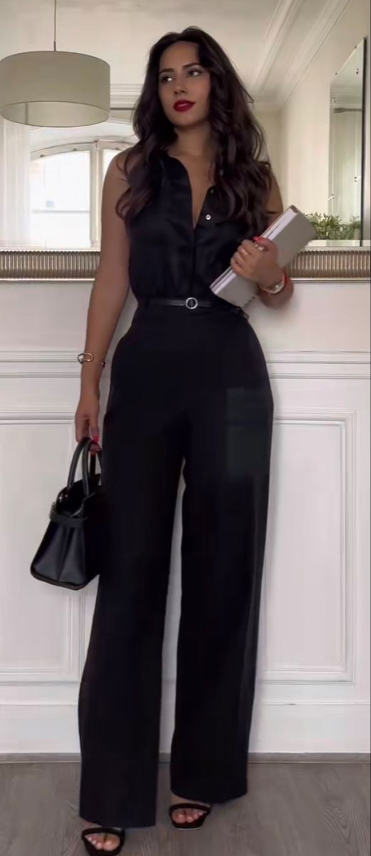 Sleevless all black summer outfit. @imhrisa on tiktok All Black Formal Outfits, Black Slacks Outfit, Feminine Summer Outfits, Black Summer Outfits, Slacks Outfit, Team Photoshoot, Secretary Outfits, Buisness Casual, Feminine Summer