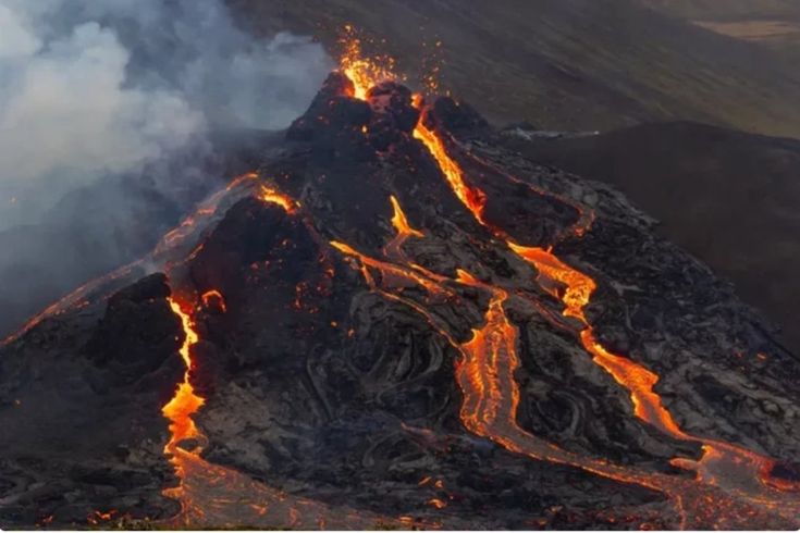 Reykjanes Iceland Iceland Wallpaper, Volcano Photos, Coast Guard Helicopter, School Science Projects, Aerial Video, Arctic Ocean, Lava Flow, Active Volcano, The Weather Channel