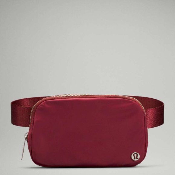 NWT Lululemon Everywhere Belt Bag EBB Mulled WINE Maroon Red Lululemon Fannypack, Beauty Refrigerator, Lululemon Belt Bag, Lululemon Everywhere Belt Bag, Trifold Mirror, Everywhere Belt Bag, Ankle Weights, Red Belt, Mulled Wine