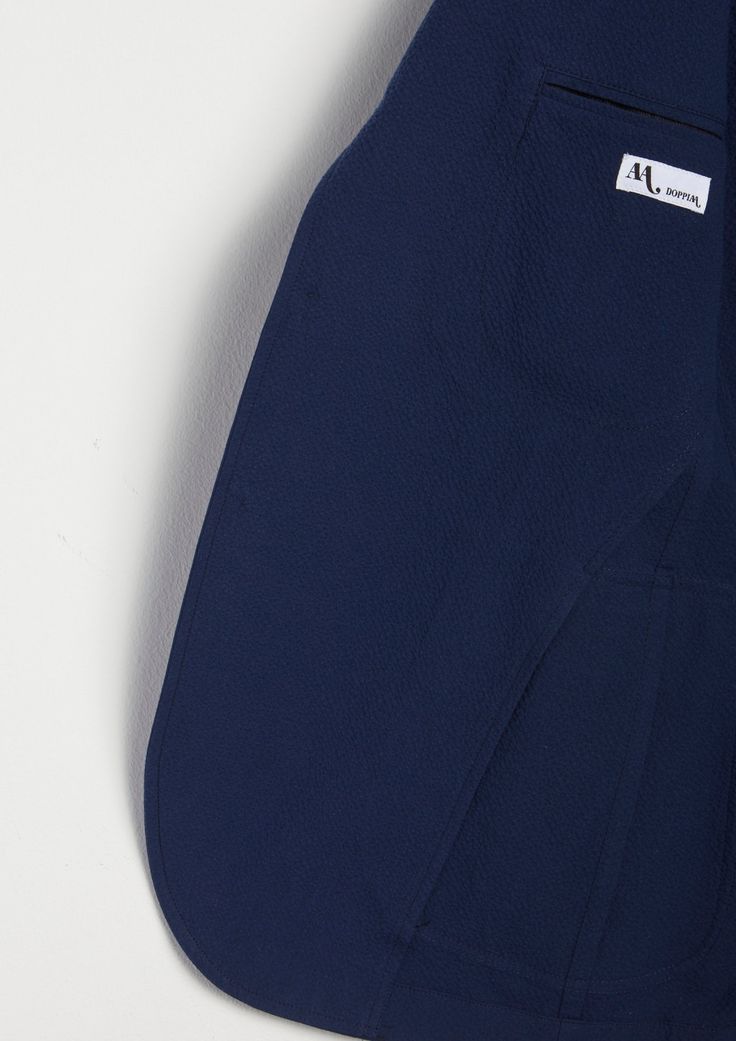 This slim-fitting jacket is made from breathable stretch-cotton seersucker in classic blue navy, it's left unlined and unstructured for comfort. You can wear it with chinos and pattern Slim-fit Seersucker Unlined Made in Italy Composition: 98%CO 2%EA  Code: AALBEROBELLO/J1103-21 Seersucker Blazer, Dapper Men, Mens Luxury Fashion, Italian Luxury, Classic Blue, Luxury Boutique, Stretch Cotton, Fur Coat, Dolce And Gabbana