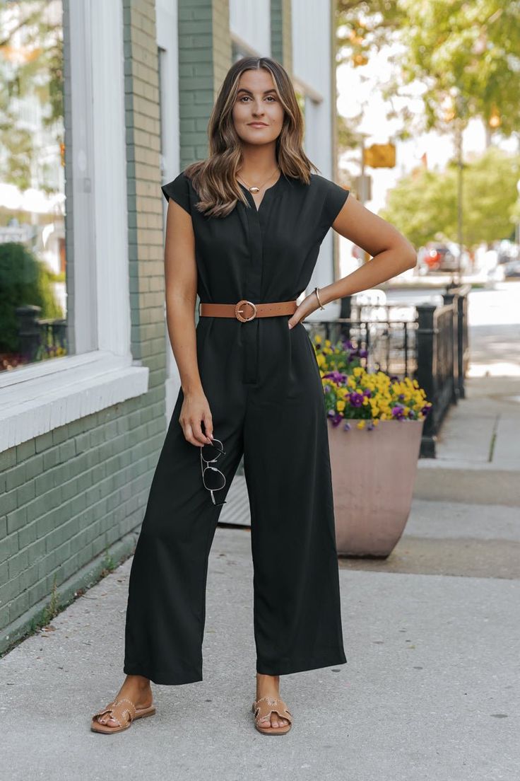 Black Short Sleeve Belted Jumpsuit - FINAL SALE – Magnolia Boutique Business Grand Opening Outfit, Jumpsuit Styling Ideas, Professional Dresses Women, High School Reunion Outfit, Trending Outfits For Women, Couple Date Night Outfits, Wide Leg Jumpsuit Outfit, Jumpsuit Styling, Chic Mom Outfits