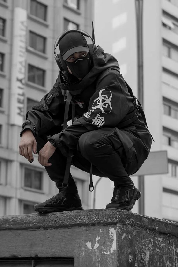 #techwear #techwearfashion #techwearfits #techwearlooks #techweargeneral #techwearstyle #techwearsociety #techwearoutfit #techwearunite #techwearusa #techwear_essentials #techwearclothing #techweargirls #techfashion #scarlxrd #darkwear #cyberpunk #streetwear #wearetechwear Women Techwear, Cyberpunk Hoodie, Techwear Shoes, Japanese Techwear, Mens Techwear, Cyberpunk Streetwear, Techwear Men, Techwear Aesthetic, Drop Leg Holster