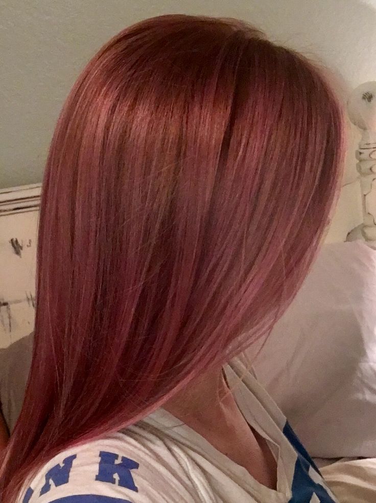 Rose Gold and copper red mix Copper To Pink Hair, Ginger Rose Gold Hair, Pinky Copper Hair, Red Rose Gold Hair, Strawberry Hair Color Red, Rose Red Hair Color, Copper Rose Hair, Pink Auburn Hair, Rose Gold Red Hair