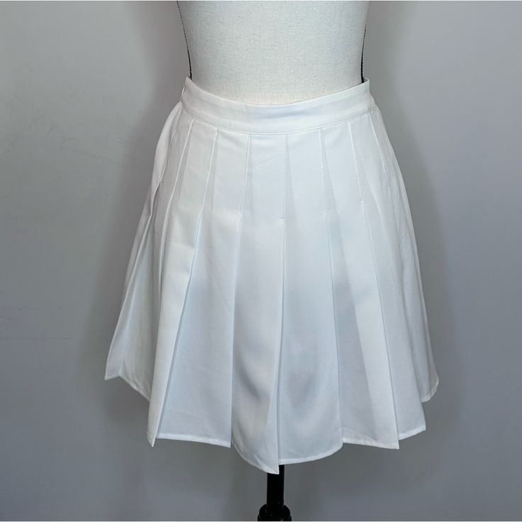 For Every Sport You Like. With A Zipper On The Side. Has A Linen Short And A Pocket On The Side. White Preppy Tennis Skirt For School, White Tennis Skirt For School, White Pleated Tennis Skirt For School, Preppy White Cotton Pleated Skirt, White Bottoms For School In Spring, Preppy White Mini Tennis Skirt, White Preppy Mini Tennis Skirt, White Cotton School Skirt, White Skort For School