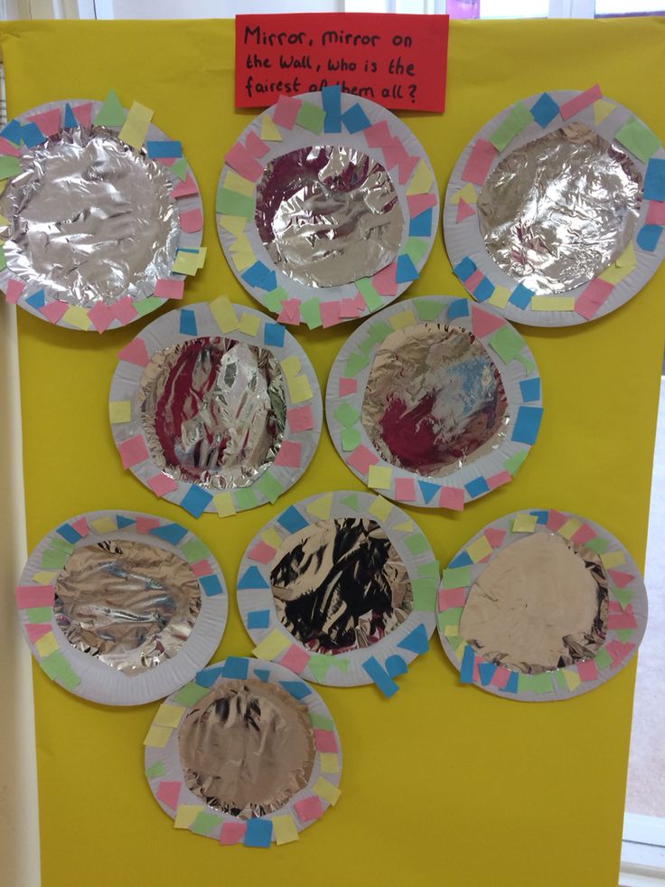 the paper plates have been made to look like they are covered in paint and foil