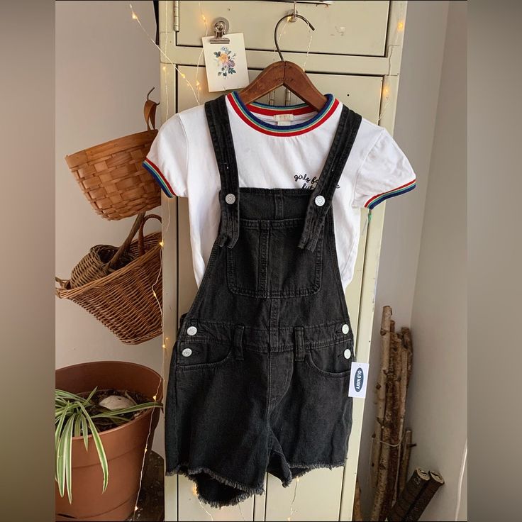 New With Tags! Cute Black Shortalls From Old Navy . Kids Size M(8) Trendy Black Shortalls For Summer, Black Cotton Shortalls For Summer, Black Cotton Shortalls With Pockets, Trendy Cotton Overalls With Short Sleeves, Black Cotton Overalls For Summer, Black Cotton Summer Overalls, Old Navy Overalls, Green Overalls