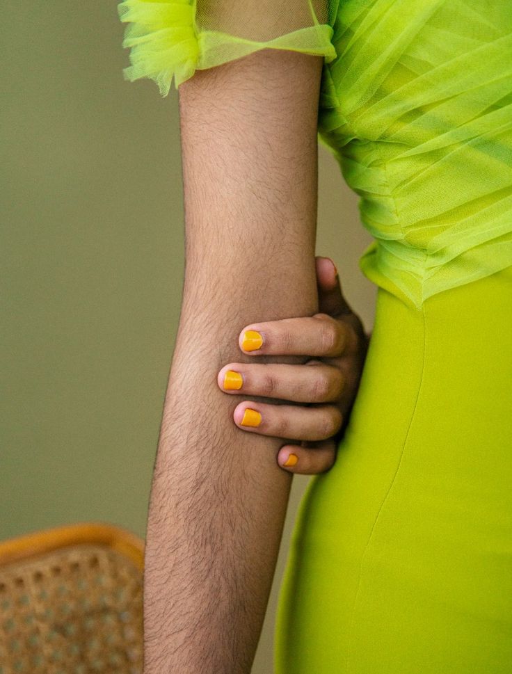 7 Women and Femmes Pose for Beautiful Arm Hair Portraits Body Positive Photography, Beautiful Arms, Low Estrogen, Beautiful Portraits, Hair Photography, Real Bodies, Normal Body, Body Confidence, Beauty Standards