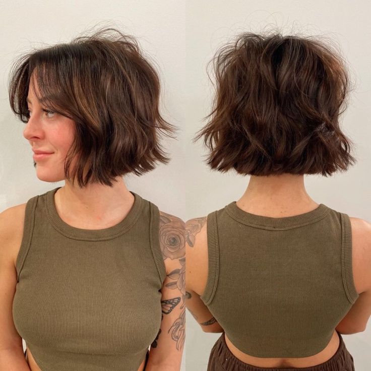 Modern Bob Shag with Bangs Shag Bob Straight Hair, Shaggy Bob No Bangs, Thick Hair Bob With Bangs, Shaggy Bob Straight Hair, Chin Length Shag, Chin Length Bob With Bangs, Shoulder Length Bob With Bangs, Thick Bob Haircut, Bob Shag