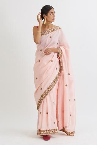 Light pink chanderi saree, featuring zari embroidered butti spread and scalloped border. Paired with a dark pink blouse.
Component: 2
Embroidered
Sleeve Length: Sleeveless
Fabric: Chanderi
Color: Pink
Zari embroidery
Scalloped border saree
Organically dyed - Aza Fashions Dark Pink Blouse, Pleated Saree, Organza Lehenga, Party Sarees, Embroidered Saree, Organza Saree, Indian Fashion Designers, Silk Organza, Pink Saree