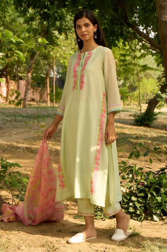 Light green kurta with contrasting pink floral embroidered bel pattern neck and sides. Comes with embroidered hem pant and floral printed dupatta. - Aza Fashions Kurta Set For Women, Embroidered Hem, Printed Dupatta, How To Hem Pants, Kurta Set, Pants Pattern, Set For Women, Floral Printed, Cotton Silk