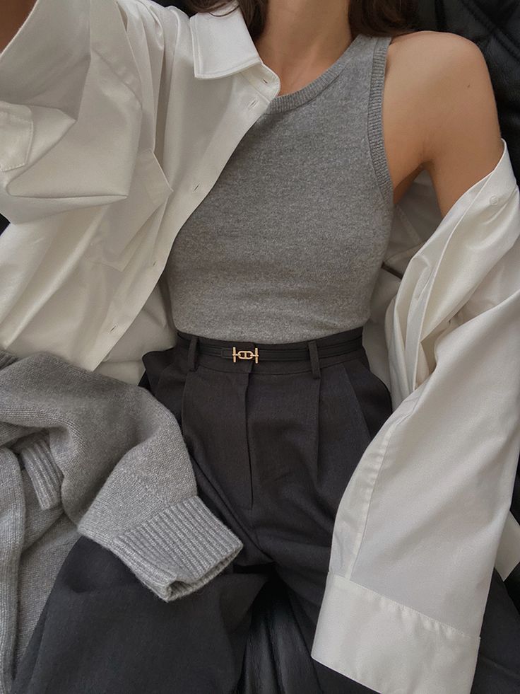 Details — MODEDAMOUR Minimalist Aesthetic Outfit, Fashion Design Clothes, Basic Outfits, Looks Style, Casual Style Outfits, Cute Casual Outfits, Classy Outfits, Chic Outfits, Fashion Inspo Outfits