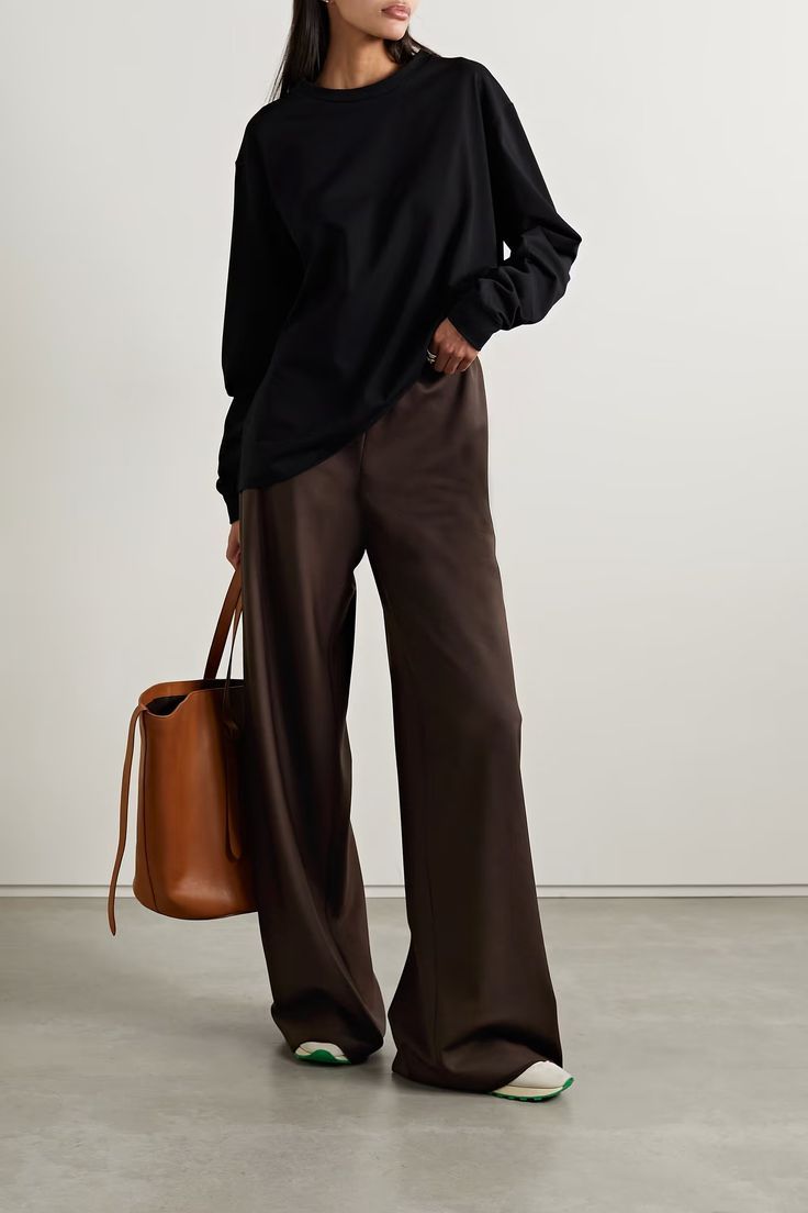 Dark Brown Trousers Outfit, Brown Trousers Outfit Women, Brown Wide Leg Pants Outfit, Brown Trousers Outfit, Satin Pants Outfit, Wide Leg Trousers Outfit, Brown Pants Outfit, Dark Brown Pants, Cropped Wide Leg Trousers