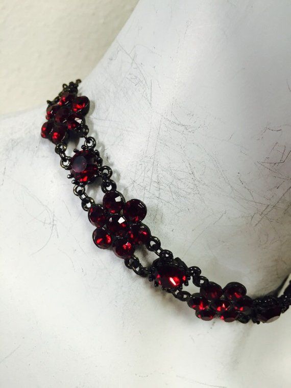 Red Flower choker Red And Black Outfits, Red Choker, Silver Mask, Romantic Goth, Engagement Dress, Flower Choker, Goth Jewelry, Black Outfits, Red Jewelry