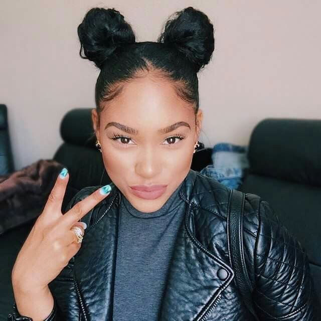 Throwback hairstyle two buns @itsmyrayeraye Pigtail Buns, Two Buns Hairstyle, Two Buns, Two Ponytails, Ponytail Bun, Pelo Afro, Pigtail Hairstyles, Protective Hairstyles, Curly Hair Styles Naturally