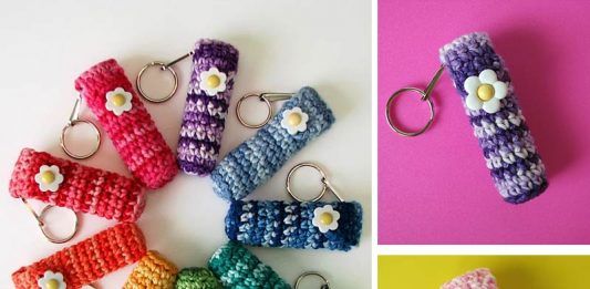 four different crocheted keychains with flowers on them and one has a flower in the middle