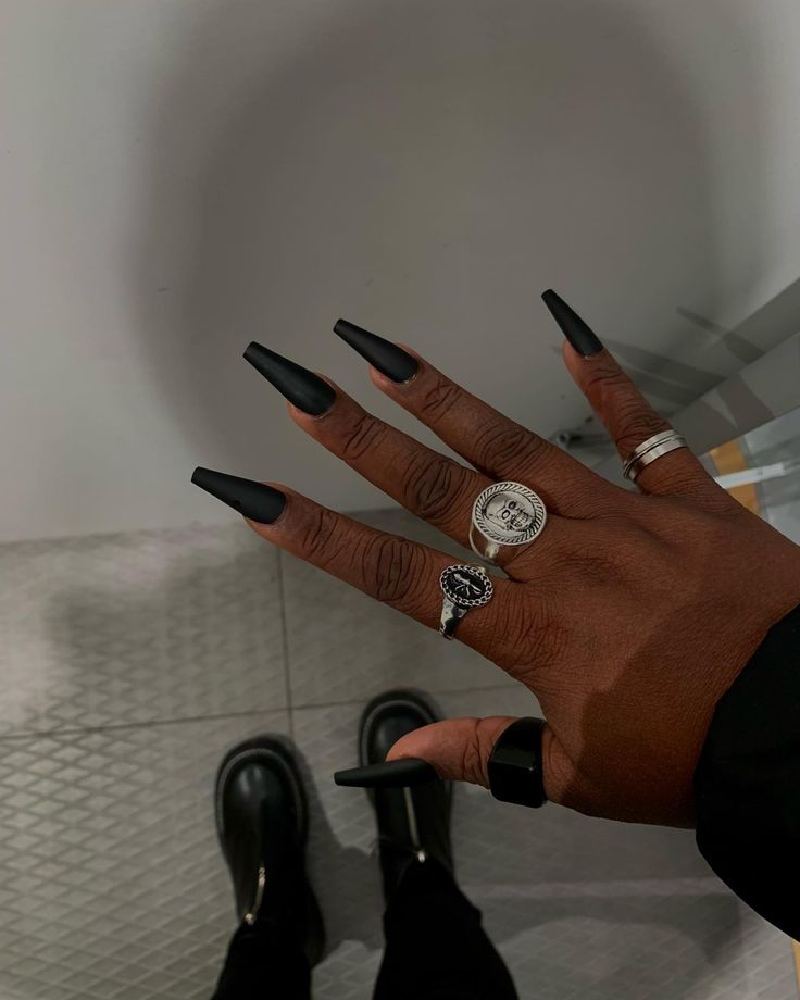 Long Black Matte Nails, Black Nails On Dark Skin, Nails With Rings, Nails On Dark Skin, Nails Dark Skin, Black Matte Nails, Long Black Nails, Matted Nails, Nail Black