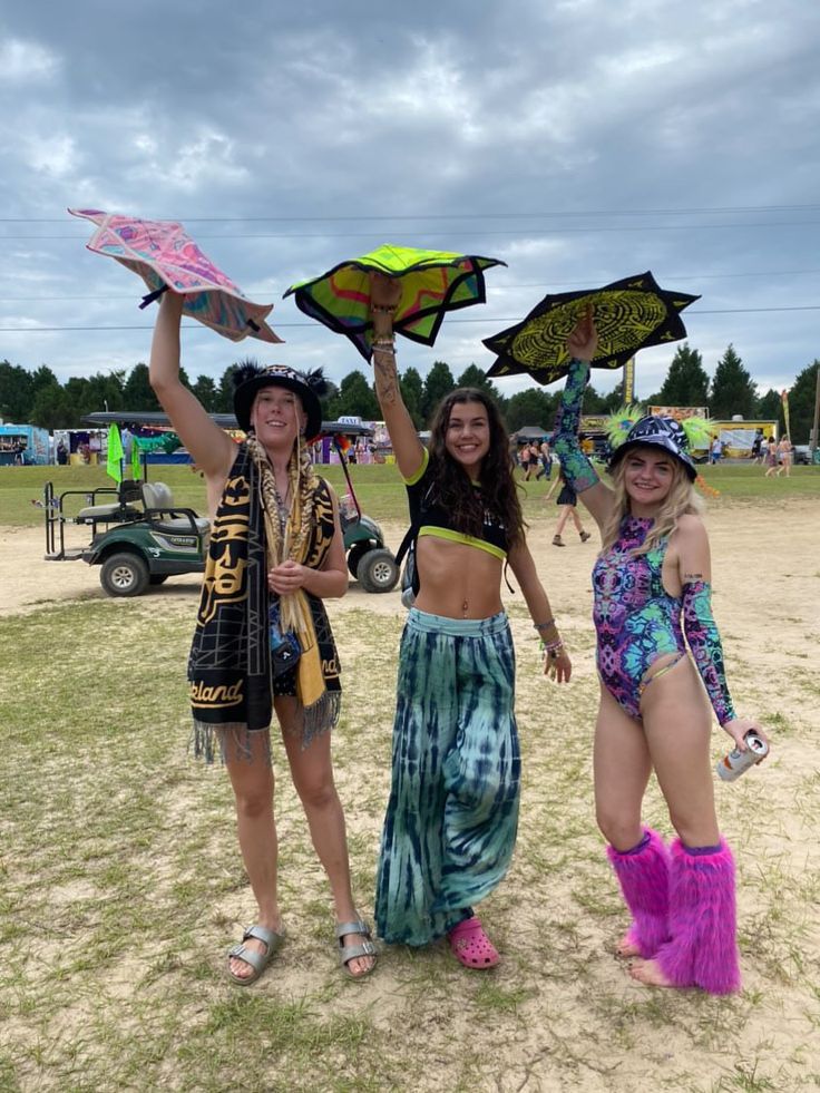 Rave Aesthetic, Festival Friends, Rave Concert, Rave Fit, Creative Movement, Rave Fits, Festival Rave Outfit, Rave Edm, Festival Inspo