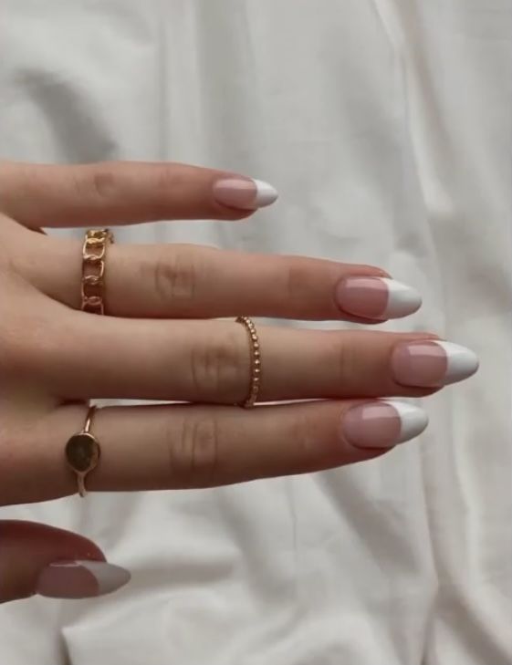 French Manicure Thick White, Thick French Tip, Nail Picking, Nail Design Glitter, Boho Nails, French Tip Acrylic Nails, Simple Acrylic Nails, Classy Acrylic Nails, Tip Nails