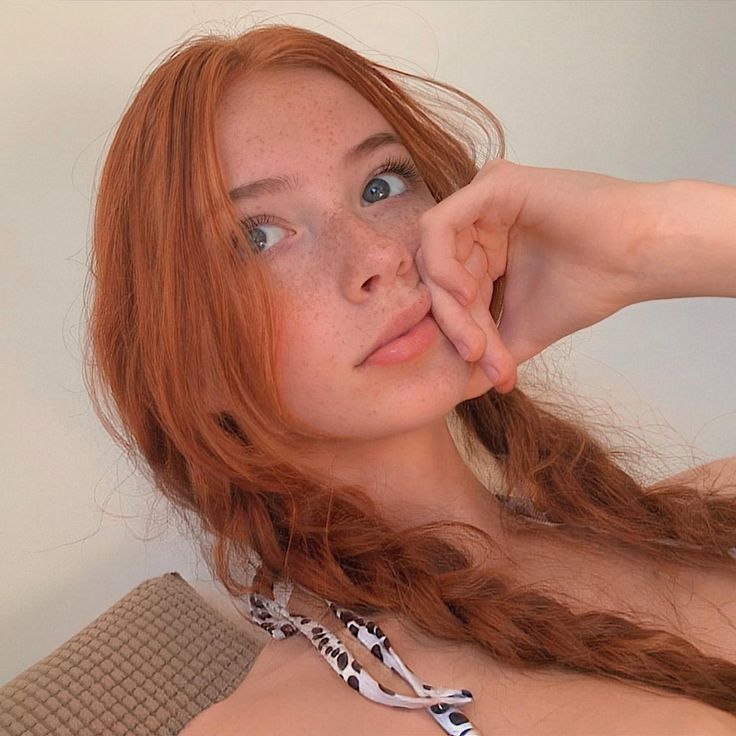 Ginger Hair Natural Redhead, Redhead Female Face Claim, Tanned Ginger, Strawberry Blonde Face Claim, Red Head Freckles, Pretty Ginger Girl, Hairstyles For Redheads, Red Head Girls, Tan Redhead