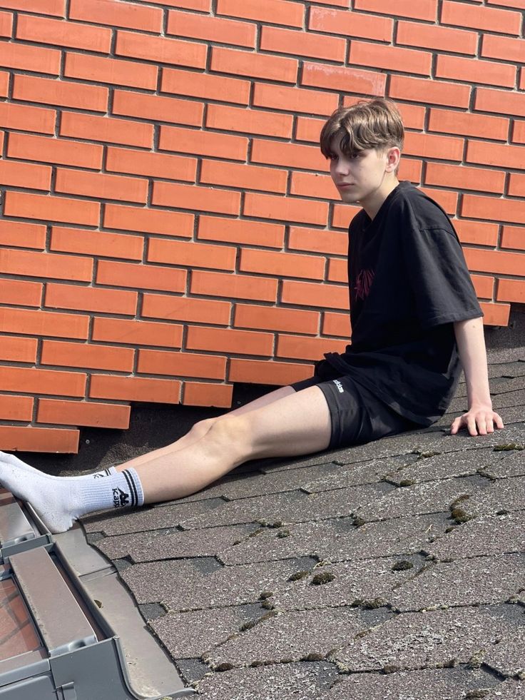 White Socks Outfit, Men In Socks, 3d Karakter, Socks Aesthetic, Boy Toy, Teen Boy Outfits, Short Men Fashion, Street Style Outfits Men, Blonde Boys