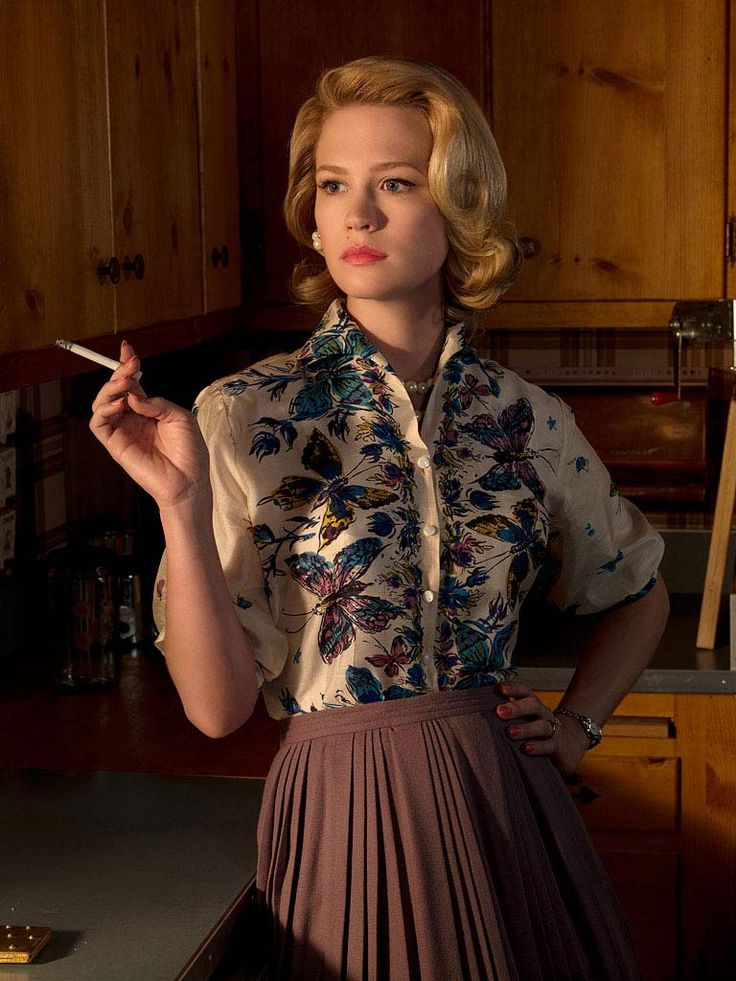 Get the Mad men Look | Glamourdaze Mad Men Hair, Betty Draper Style, 1960s Hair, Betty Draper, January Jones, Mad Men Fashion, Don Draper, Look Retro, 1960s Fashion