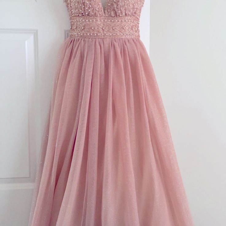 Beautiful Blush Pink Dress, New Without Tags. Bought For A Wedding That Was Cancelled. Elegant Blush Tulle Dress, Elegant Pink Maxi Dress For Homecoming, Pink Dressy Evening Dress For Prom, Feminine Evening Dress For Prom Season, Feminine Evening Dress For Wedding Guest During Prom Season, Blush Sweetheart Neckline Dress For Wedding, Blush Dress With Sweetheart Neckline For Wedding, Pink Feminine Bridesmaid Dress For Wedding, Blush Wedding Dress With Sweetheart Neckline