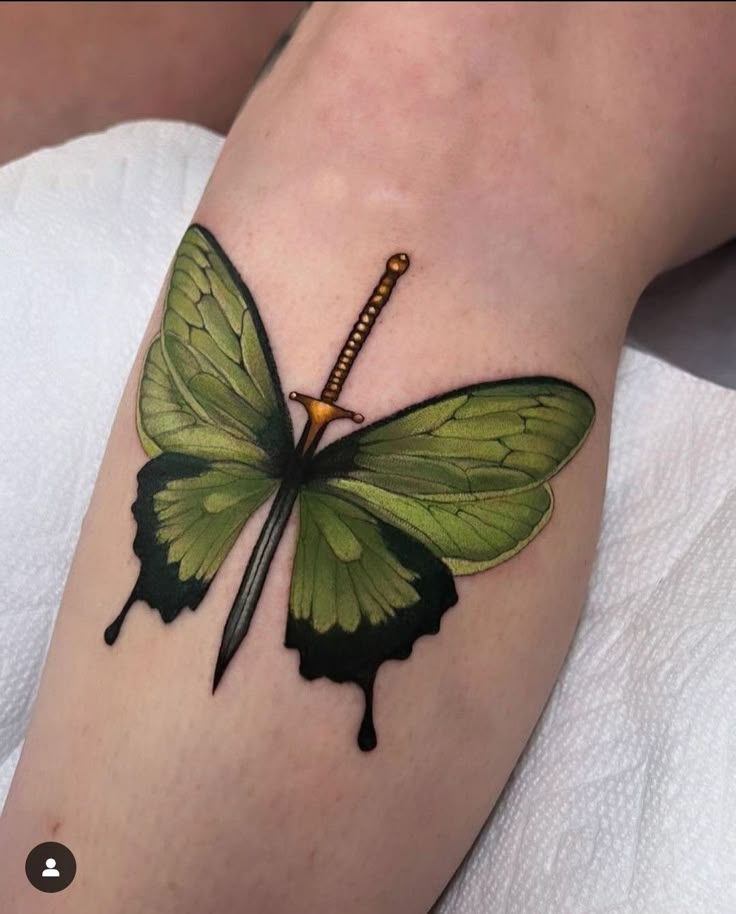 Tattoos Elbow, Borboleta Tattoo, Green Tattoos, Watercolor Dragonfly, Dragonfly Tattoo, Baby Tattoos, Nature Tattoos, Skin Art, Chest Tattoo