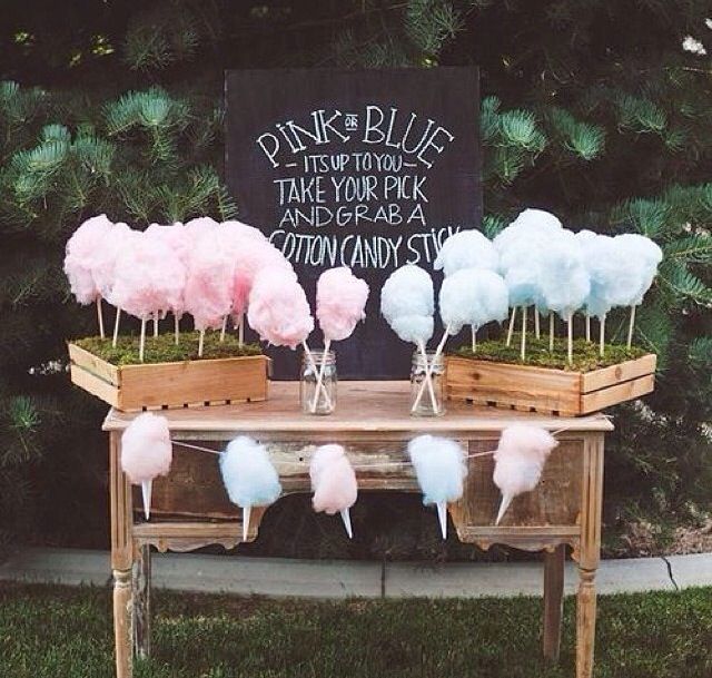 there are some cotton candy on the table