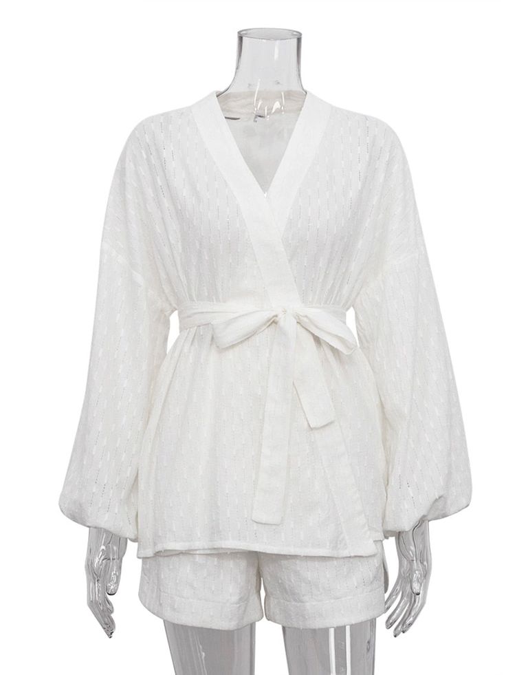 This lovely robe style two piece set is absolutely cute and comfortable. Womens Kimono, Womens Pyjama Sets, Women Long Sleeve Tops, Loose Outfit, Casual Suit, Fall 2023, Casual Sets, Lace Design, Casual Fall