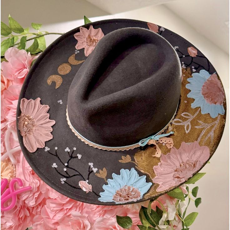 Hand Painted Hat, High Relief. Handmade 100% Wool Adjustable Artisan Fedora For Spring, Whimsical Flat Brim Hat For Spring, Spring Artisan Fedora, Whimsical Spring Hat With Flat Brim, Artisan Brimmed Felt Hat For Spring, Artisan Hat For Spring, Artisan Wide Brim Felt Hat For Spring, Artisan Fedora Hat For Spring, Handmade Flat Brim Felt Hat For Spring