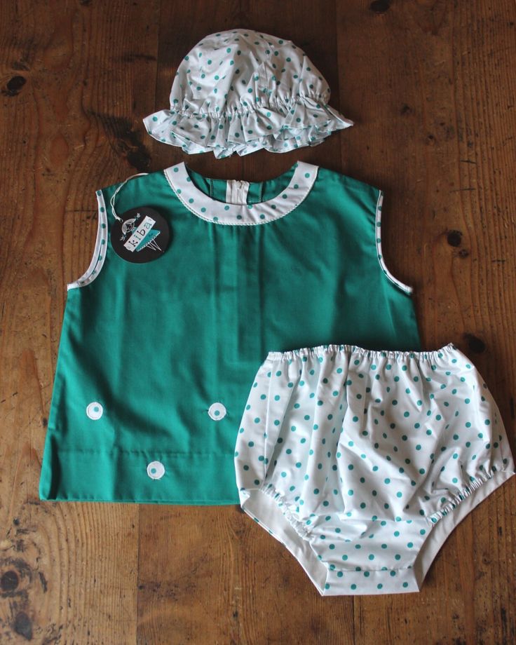 "FRENCH VINTAGE 60's, stunning little summer set, top + bloomers + hat, green and polka dots poplin cotton canvas, round embroideries on the front. Brand \" Kiba \". Size 4 years Top : Length \" / Underarms \"  New old stock  I always refund overcharged shipping from 1 Euros overpaid ! Thank you for your visit" Green Cotton Summer Sets, Fitted Cotton Summer Sets, Fitted Cotton Sets For Summer, Cotton Polka Dot Sets For Summer, Cute Polka Dot Cotton Set, Cute Polka-dotted Cotton Set, Cute Polka Dot Summer Sets, Green Fitted Sets For Playtime, Fitted Green Summer Sets