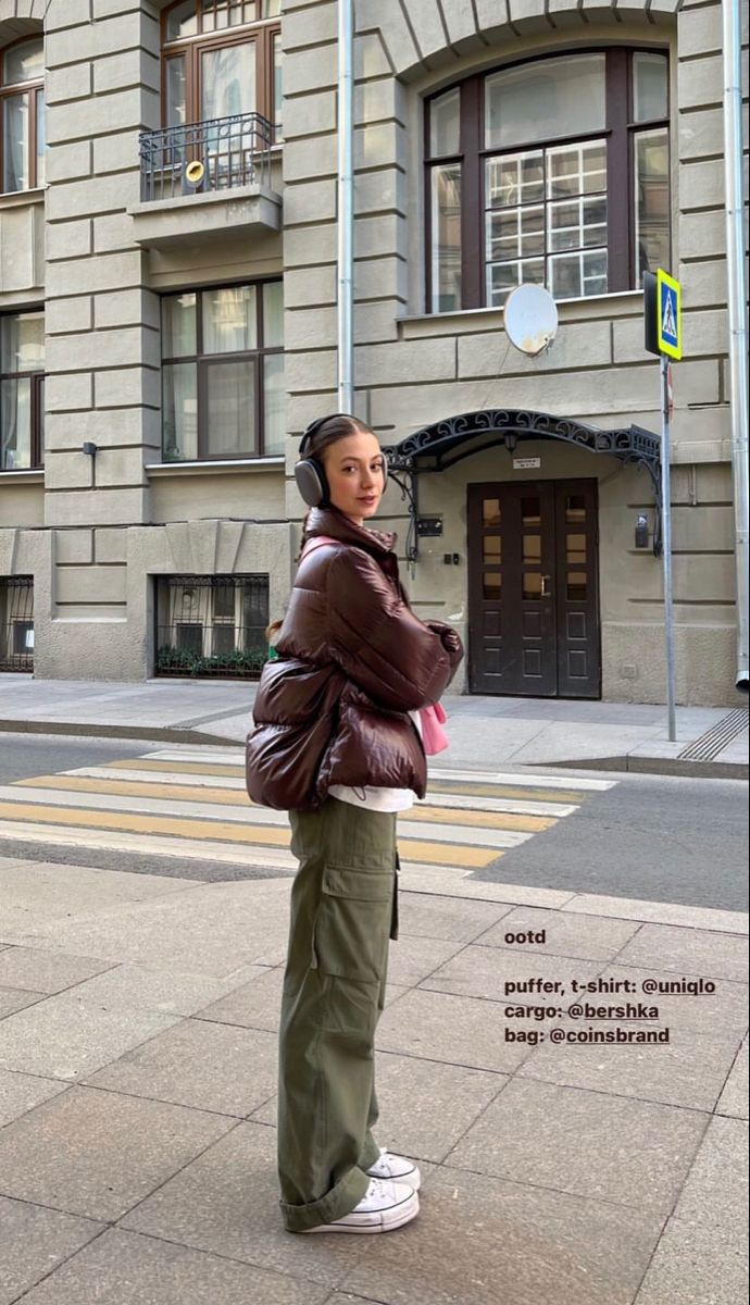 Green Cargo Pants Outfit Winter, Olive Green Jacket Outfit, Olive Green Cargo Pants Outfit, Olive Cargo Pants Outfit, Olive Green Jacket Outfits, Cargo Pants Outfit Winter, Olive Pants Outfit, Olive Green Pants Outfit, Genderfluid Fashion