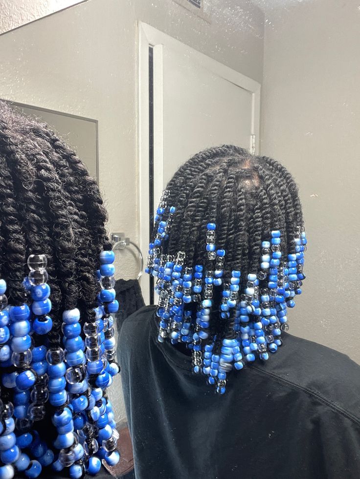 #naturalhair #twist #twostrandtwist #menhairstyle Twist With Curly Pieces, 2 Strand Twist With Beads, Twisted Braids Hairstyles, Twist Outs On Natural Hair Short, Twist With Beads, Twists With Beads, Color Twist, Short Box Braids Hairstyles, Short Box Braids