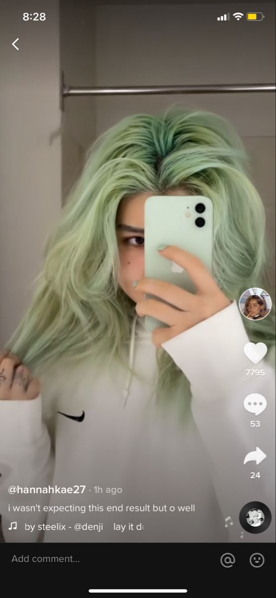 Light Green Hair Dye, Pale Green Hair, Sage Green Hair, Green Hair Streaks, Light Green Hair, Pastel Green Hair, Boys Colored Hair, Mint Green Hair, Dreamy Hair