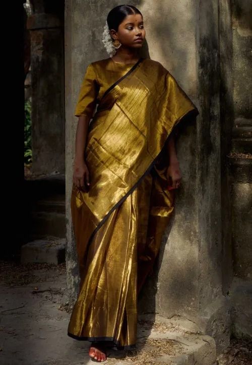 Handloom Tissue Shimmer Saree in Bronze : SEG89 Golden Saree Look, Bronze Saree, Gold Tissue Saree, Saree Golden, Shimmer Saree, Bridesmaid Sarees, Golden Saree, Tissue Silk Saree, Tissue Saree