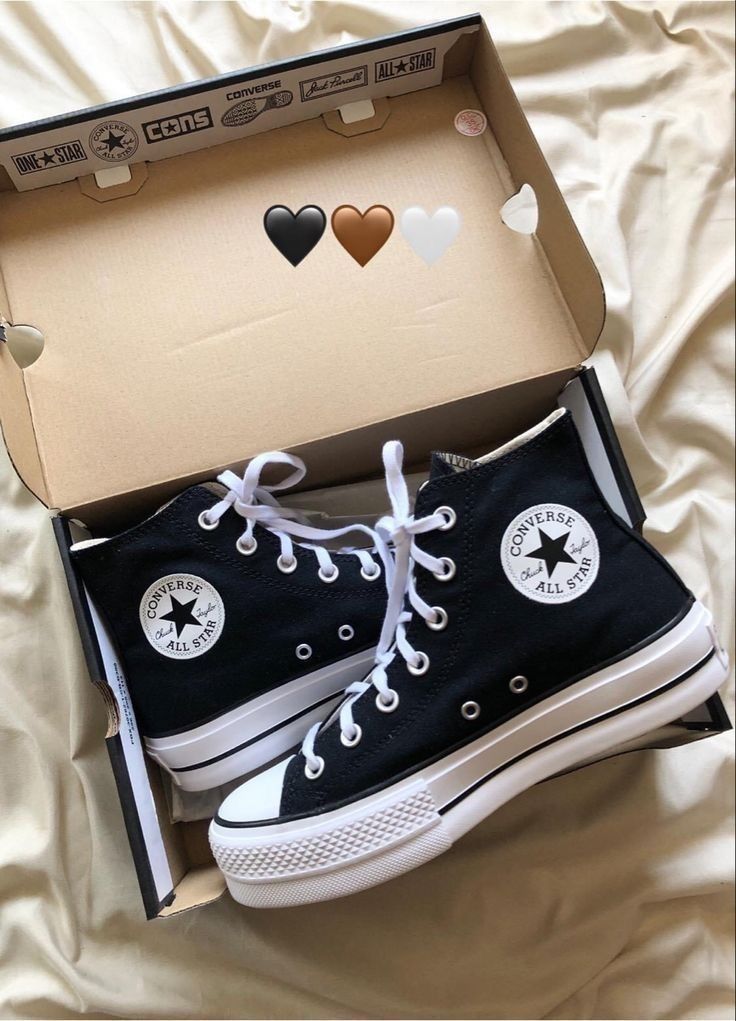 Cute Converse Shoes, Converse Aesthetic, Cute Converse, Trendy Shoes Sneakers, Preppy Shoes, Pretty Shoes Sneakers, All Stars Converse, Cute Nike Shoes, Cute Sneakers