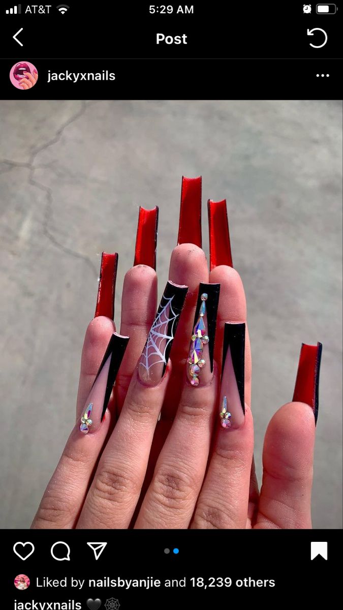 Black And Red Long Acrylic Nails, Hoco Nails Long, 40 Birthday Nails, Halloween Birthday Nails, Stiletto Halloween Nails, Halloween Nails Stiletto, Black And Red Nail Designs, Nails Red And Black, Latina Nails