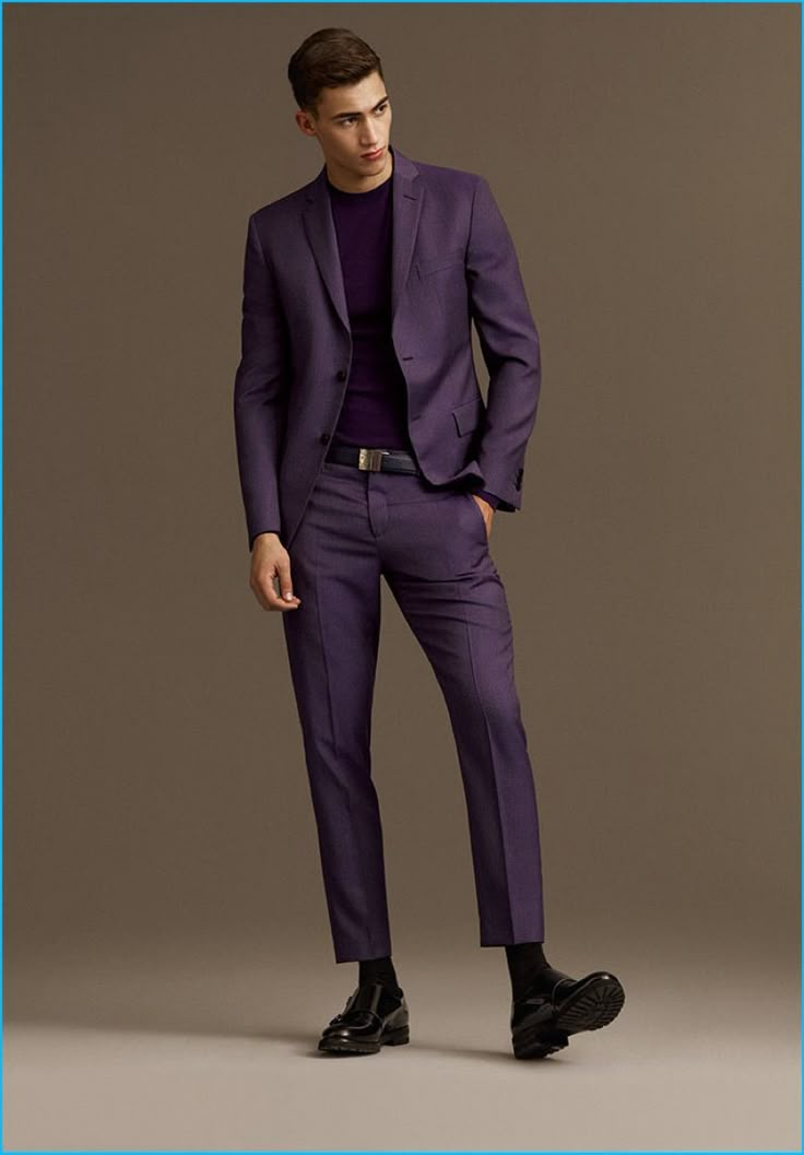 Alessio Pozzi makes a bold statement in a purple suit from Versace's fall-winter… Purple Suit, Purple Suits, Wedding Suits Groom, Italy Outfits, Groomsmen Suits, Purple Outfits, Party Suits, Groom Wear, Purple Guy