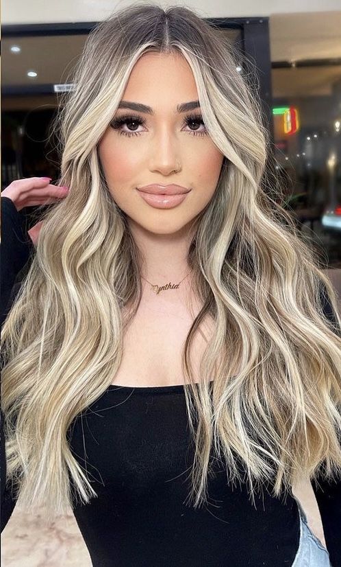 2023 Blonde Balayage, Highlights Hair Blonde, Hair Color Ideas Trendy, Beautiful Hair Color Ideas, Color Trends 2023, 2023 Blonde, Blonde Highlights Hair, Ash Blonde Hair Balayage, Blonde Balayage Hair