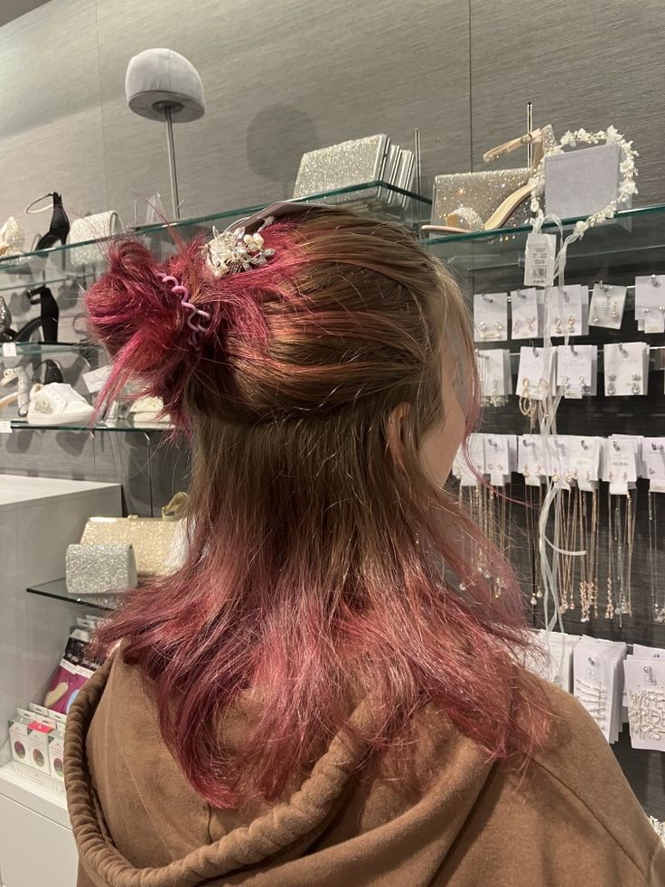 Grown Out Hair Color, Grown Out Colored Hair, Dyed Hair Grown Out Roots, Grown Out Dyed Hair, Pink Hair With Roots, Grown Out Roots Colored Hair, Grown Out Blonde Hair Roots, Gray Pink Hair, Wolfcut Pink Hair